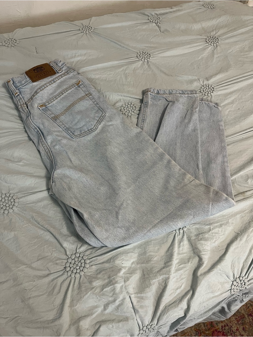 Light Wash Women’s Jeans - Classic Straight Fit